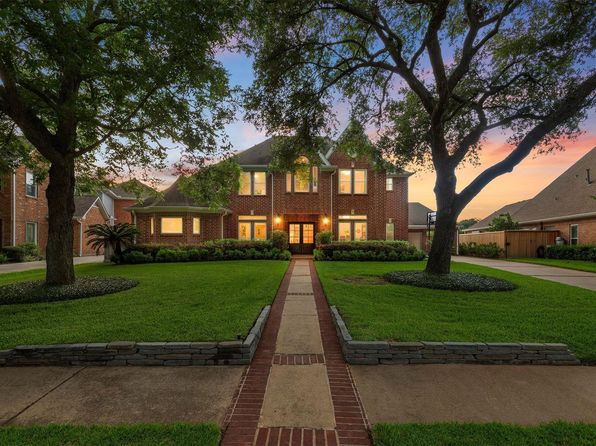 3114 W Autumn Run Cir
