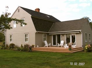 5 Presidential Dr, Kinderhook, NY 12106