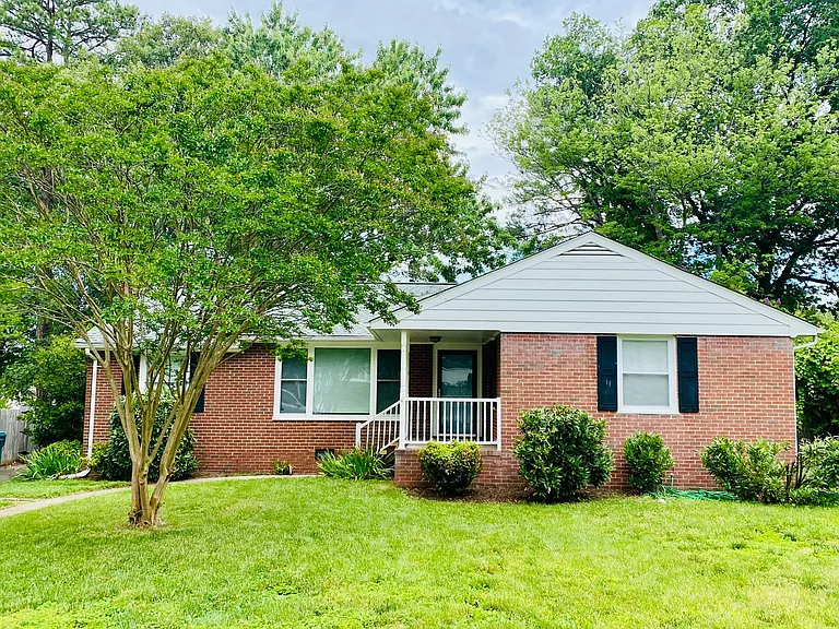 2210 Manlyn Rd — Photo 5