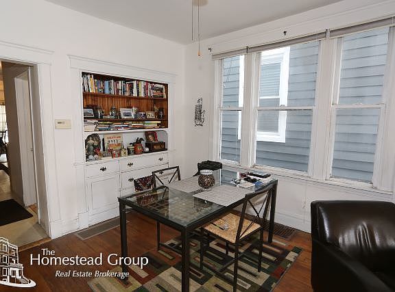 5th image of 1526 W Nelson St #001
