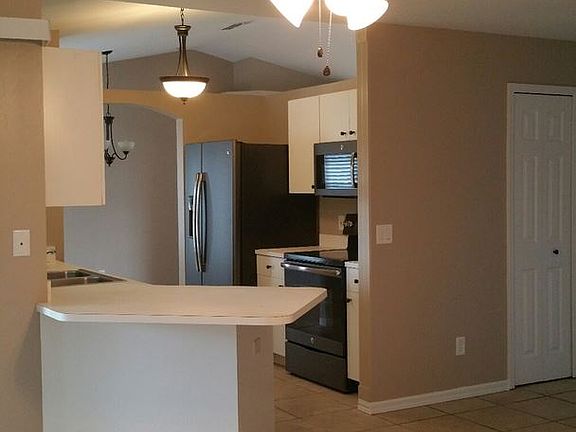 3rd image of 1102 SE 4th Ave