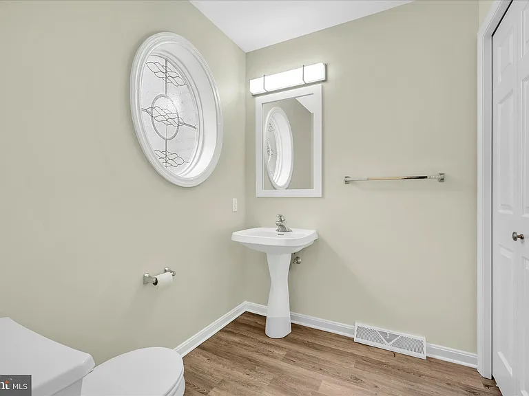 640 Courthouse Cir — Photo 15