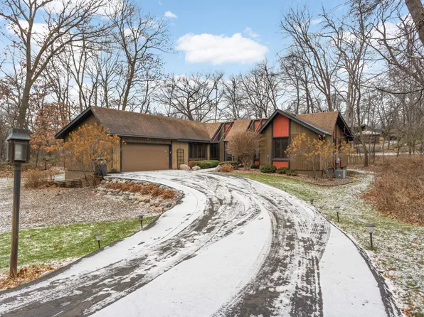 1 Timberglade Rd, Bloomington, MN 55437