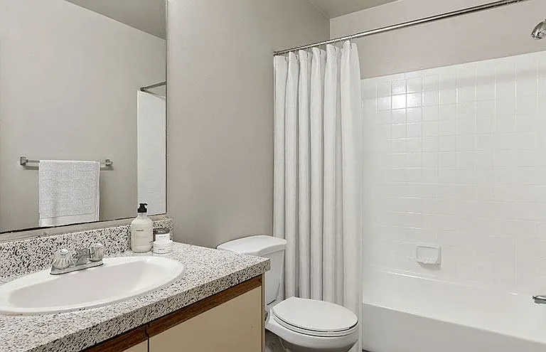 Gulfshore Apartment Homes — Photo 10