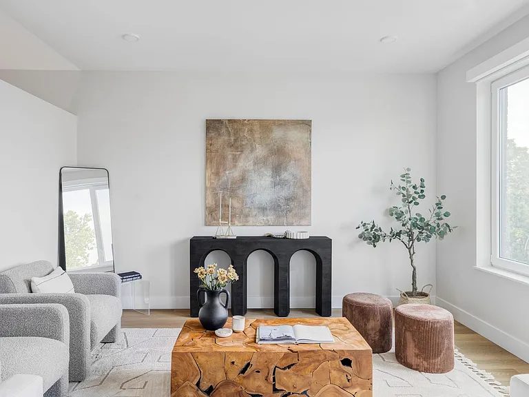 Frameline Apartments — Photo 3