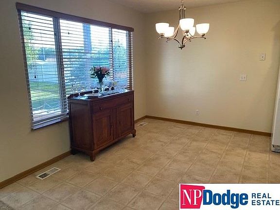 4th image of 2301 Aberdeen Dr