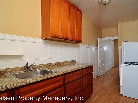 5th image of 1901 G St APT 04