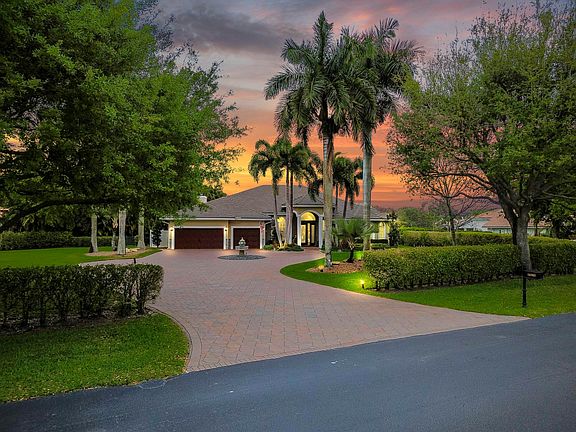 2nd image of 10305 Avenida Del Rio