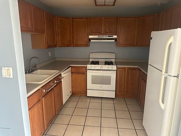 3rd image of 124 E Bailey Rd APT L