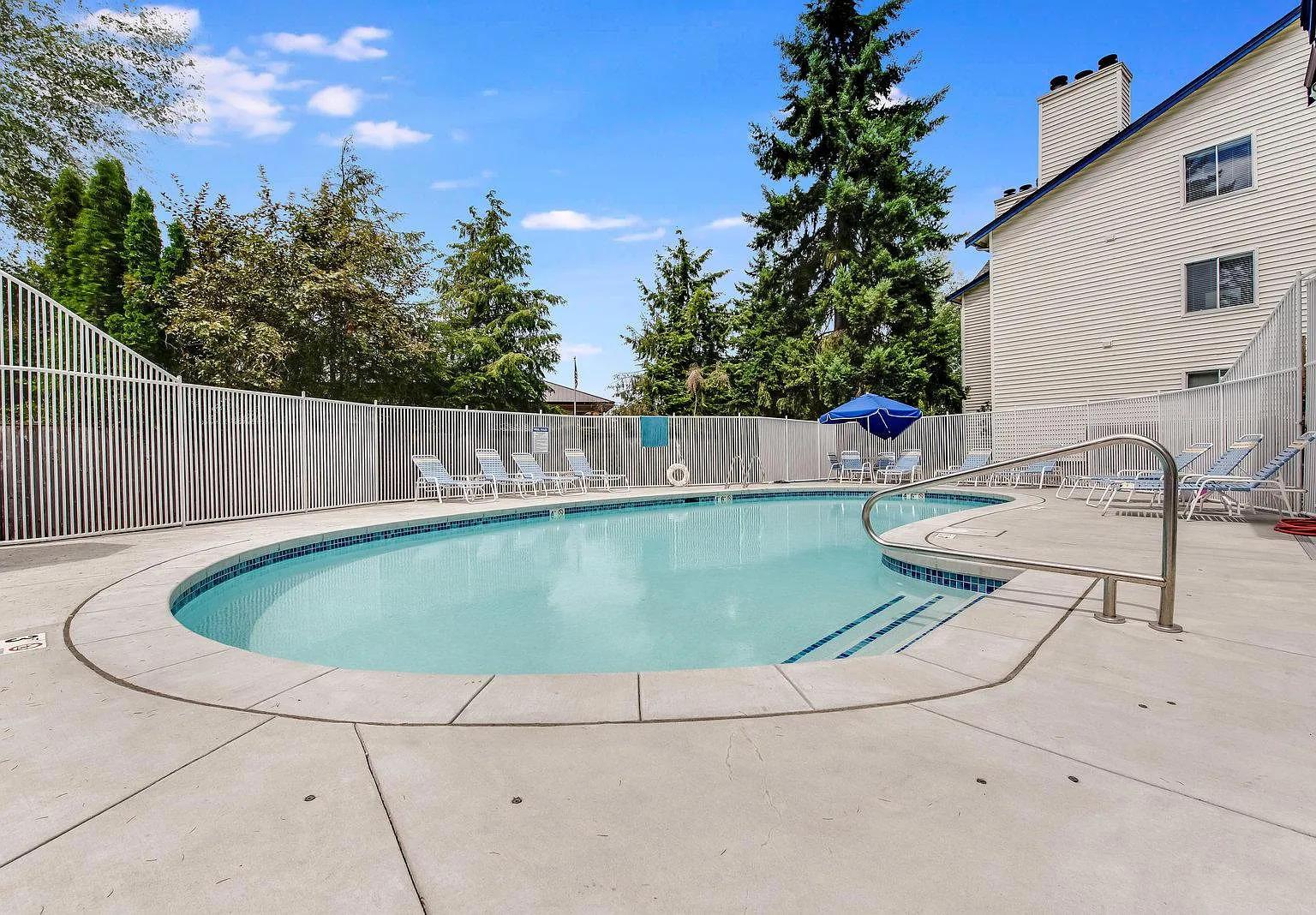 2 bed, 1100 sqft, $2,450 — Photo 2