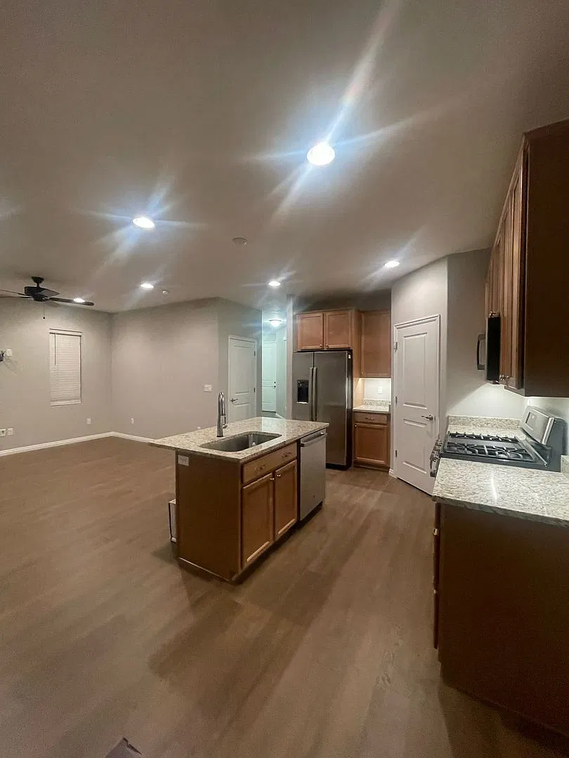 Beautiful Bluffdale townhome for rent! — Photo 3