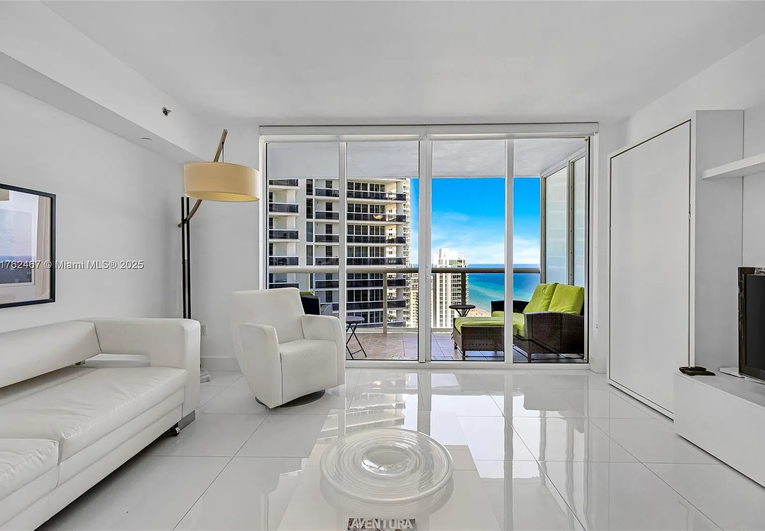 Beach Club Two Condo — Photo 1