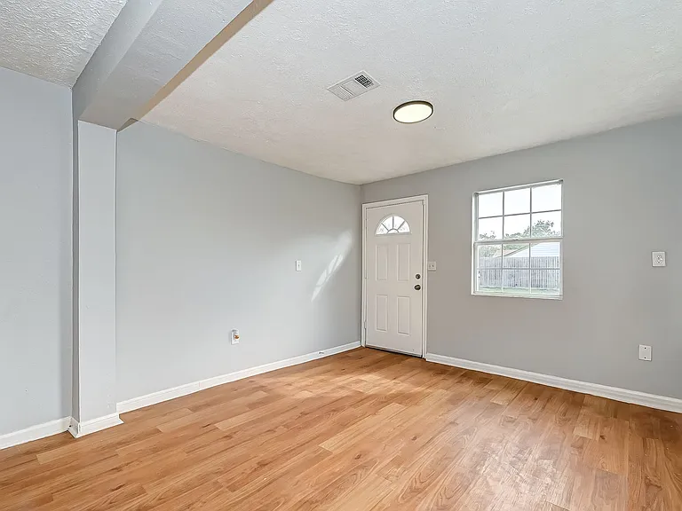 7946 Jutland Rd — Photo 12