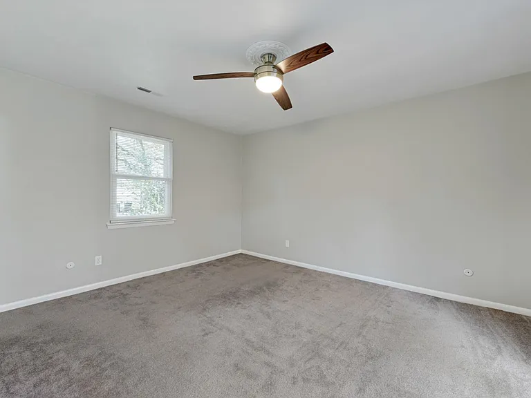 517 Norman Ln — Photo 23