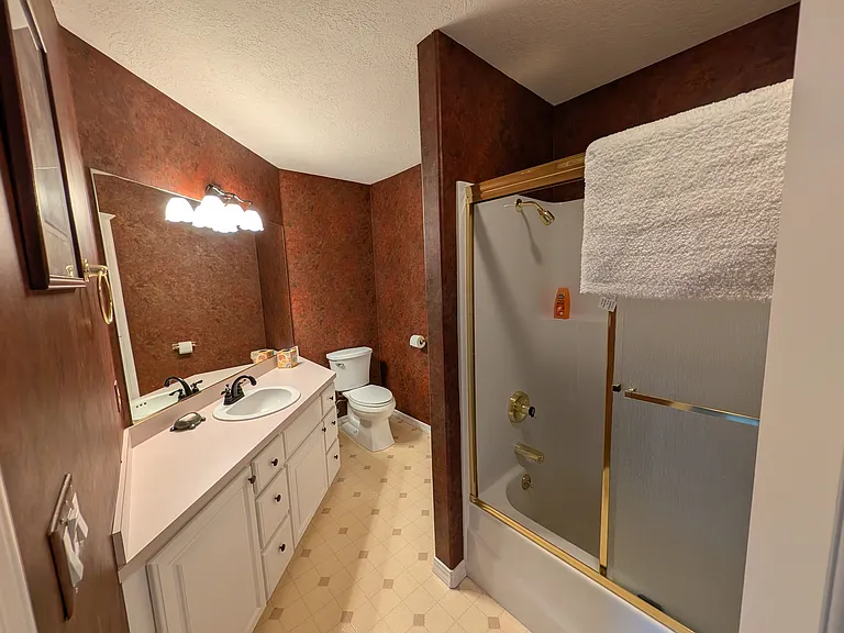 NW Baker Crest Ct — Photo 18