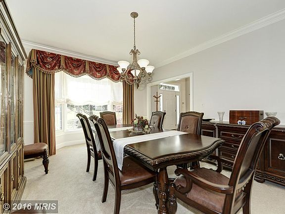 4th image of 9354 Braymore Cir