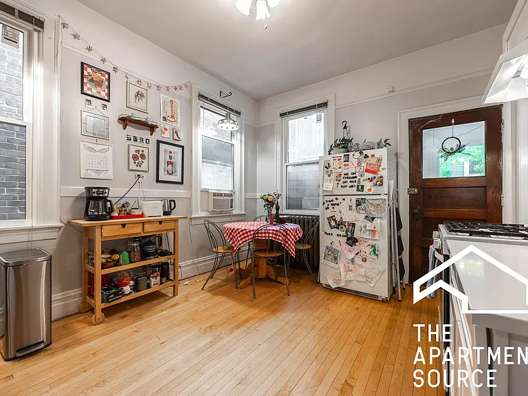 1127 W George St #1F — Photo 13