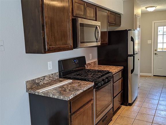 2nd image of 404 Cypress Ln