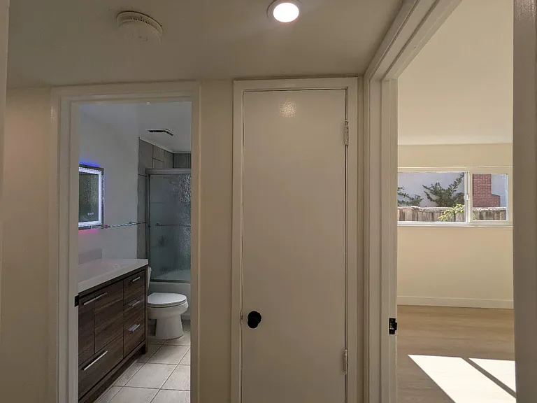 22434 Salem Ave #B — Photo 11