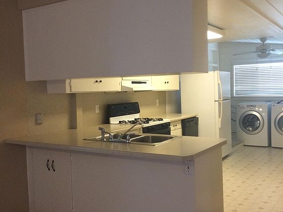 3rd image of 4810 Elvas Ave