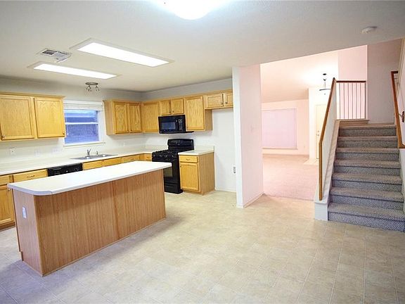 5th image of 703 Settlement St