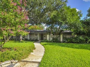 300 Lilac Ln, Terrell Hills, TX 78209