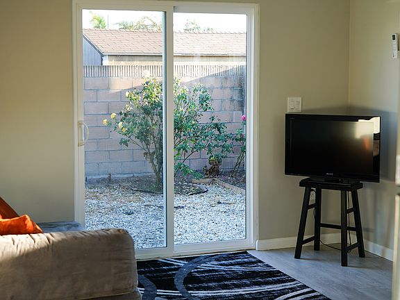 4th image of 1142 E 65th St #2