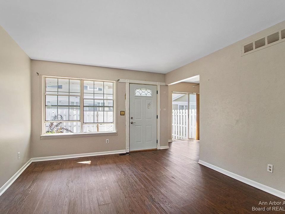 8570 Spinnaker Way, Ypsilanti, MI 48197 Zillow