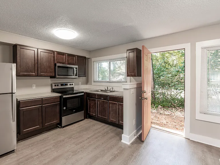 2479 Julia Ave — Photo 46