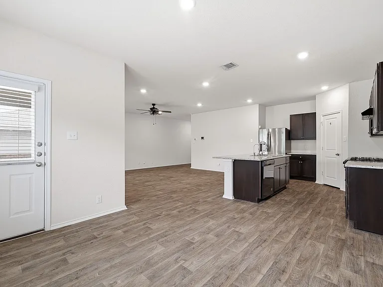 6630 Greensleeves — Photo 11