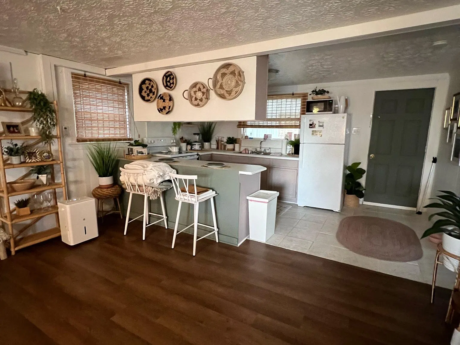 2 bed, 890 sqft, $2,250 — Photo 3