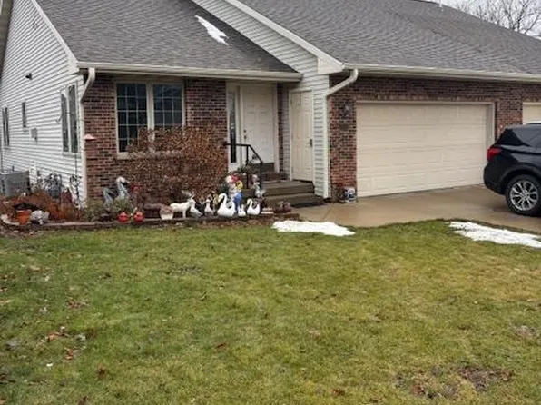 1002 N Thompson Dr, Madison, WI 53704