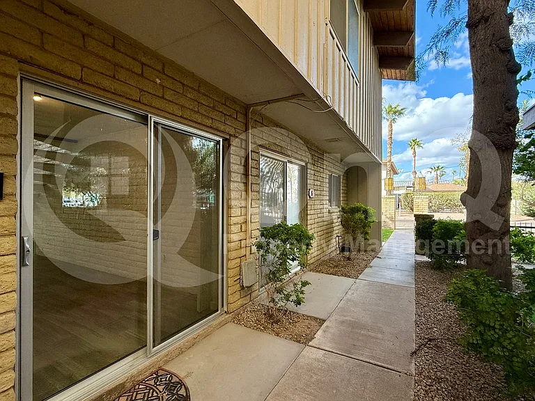6925 E 4th St #10 — Photo 23