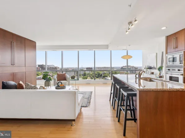 2001 15th St N APT 1005, Arlington, VA 22201