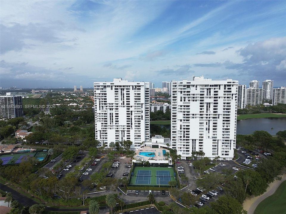 1st image of 20225 NE 34th Ct APT 818