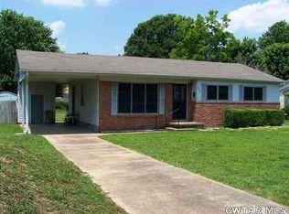 555 Weaver St, Lexington, TN 38351