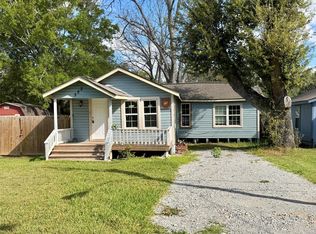 322 Hays Rd, Oyster Creek, TX 77541