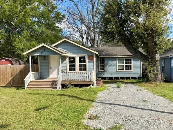 322 Hays Rd, Oyster Creek, TX 77541