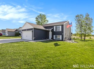 116 Sweet Meadow Dr, Kent City, MI 49330