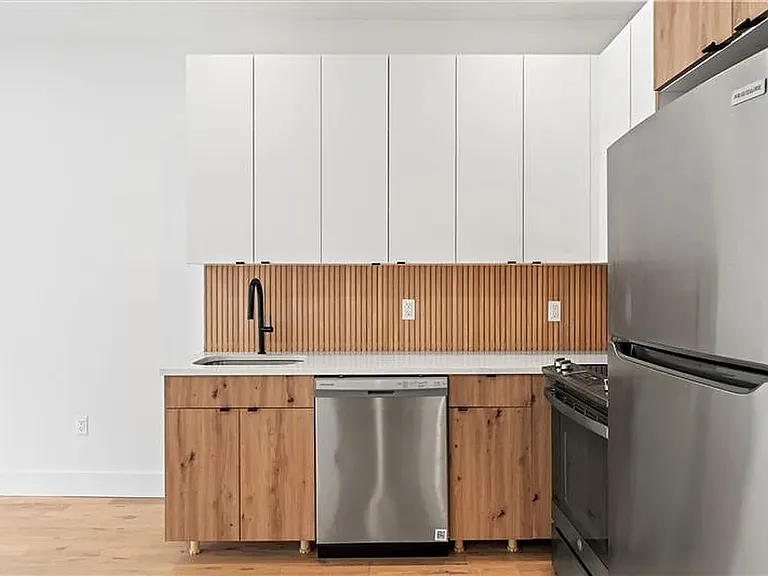 147 Stanhope St #4A — Photo 3