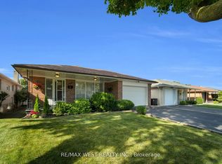304 La Rose Ave, Toronto, ON M9P 1B9