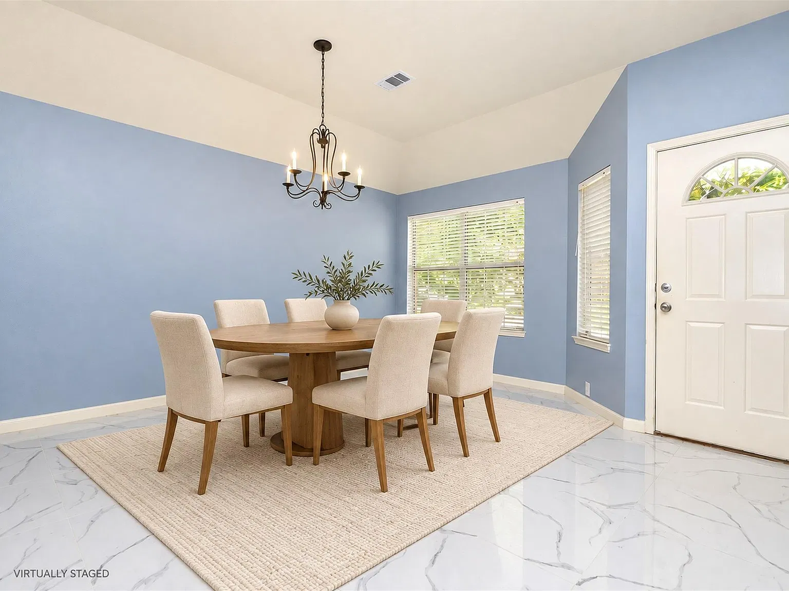 4 bed, 2.0 bath, 1913 sqft, $2,000 — Photo 3