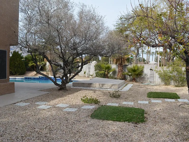 Sun Rose Ave — Photo 22