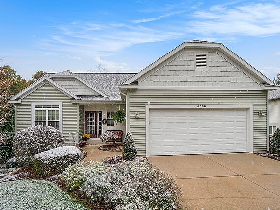 3rd image of 3358 Creek Ct