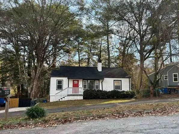2132 Penrose Dr, East Pt, GA 30344