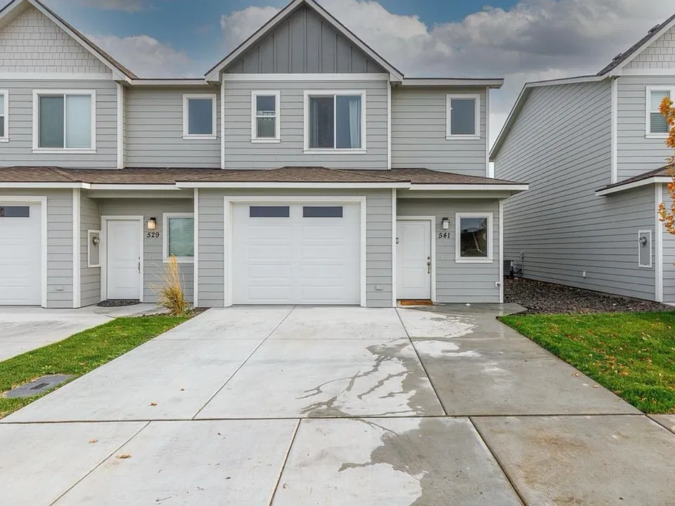 541 S Quillan Pl
