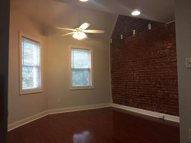 Building Photo 4