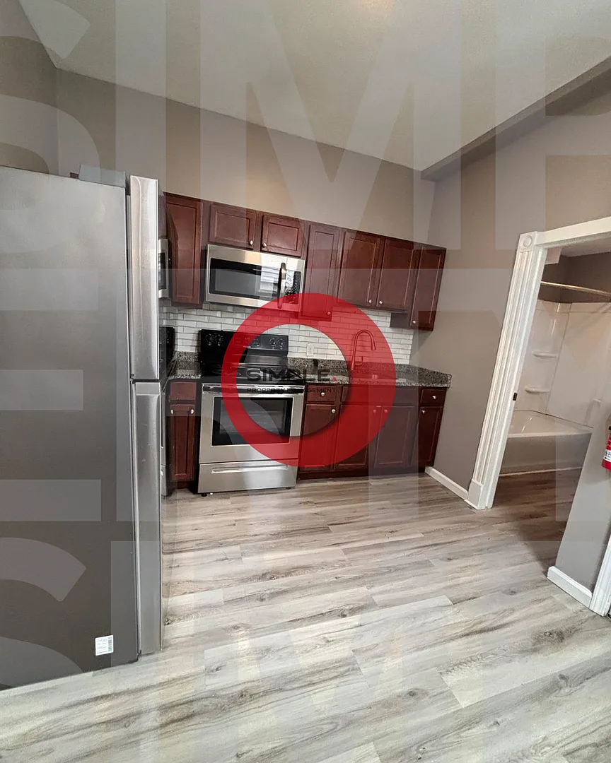 1344 Good Street — Photo 1