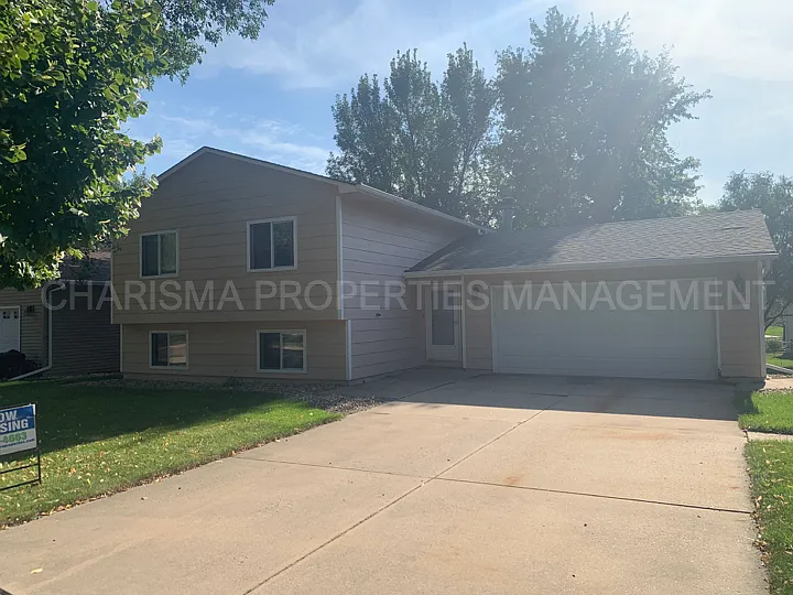 2509 S Groveland Ave