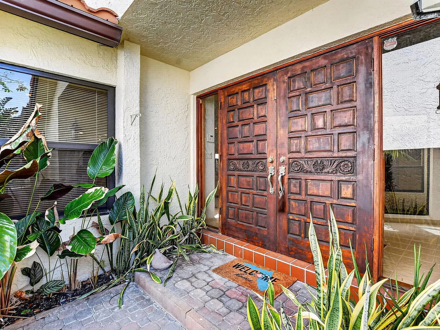 3 bed, 3.0 bath, 2644 sqft, $6,750 — Photo 3